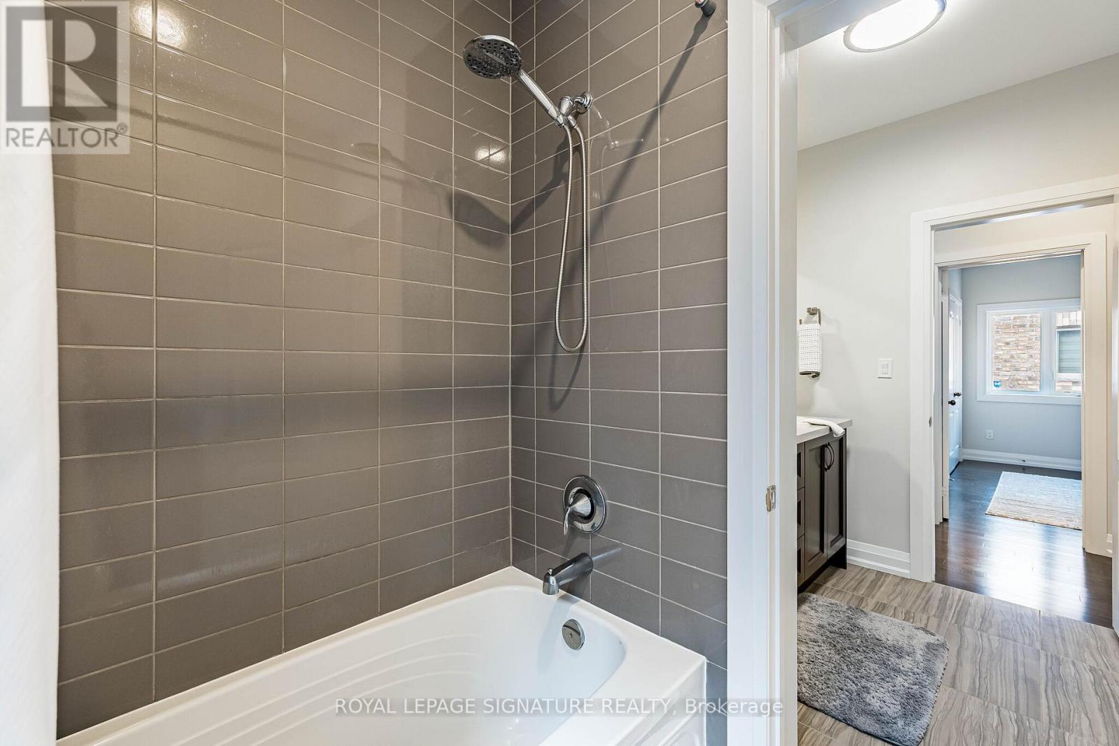 24 FOXTAIL COURT - 35