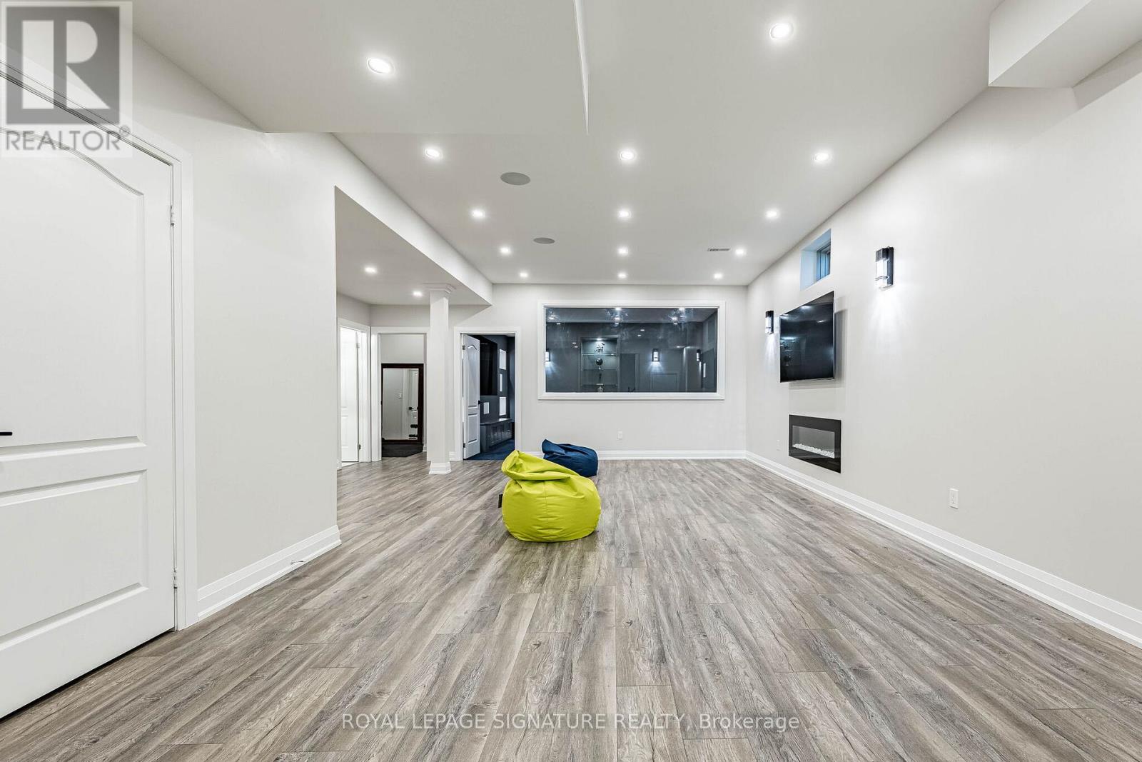 24 FOXTAIL COURT - 37