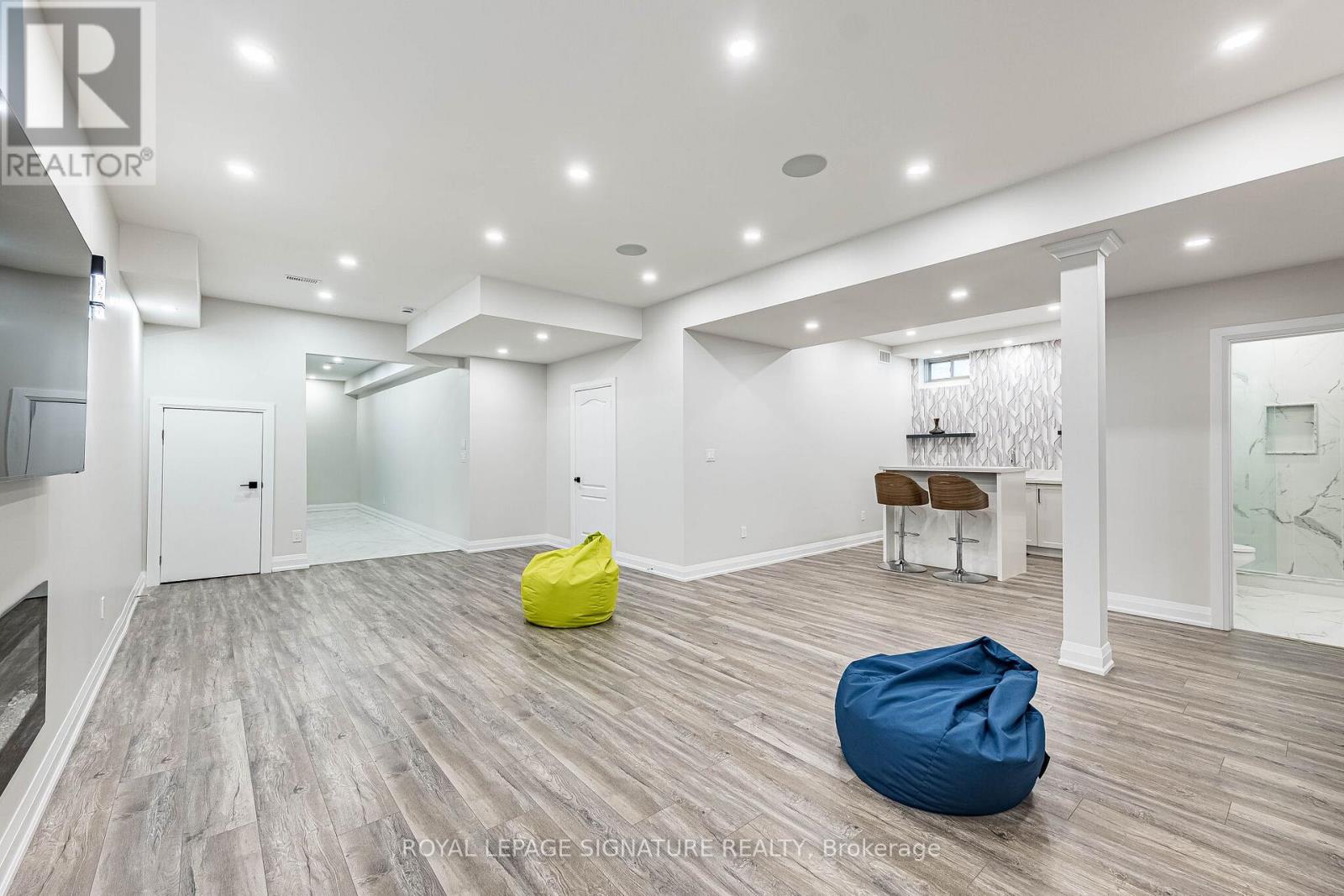 24 FOXTAIL COURT - 38