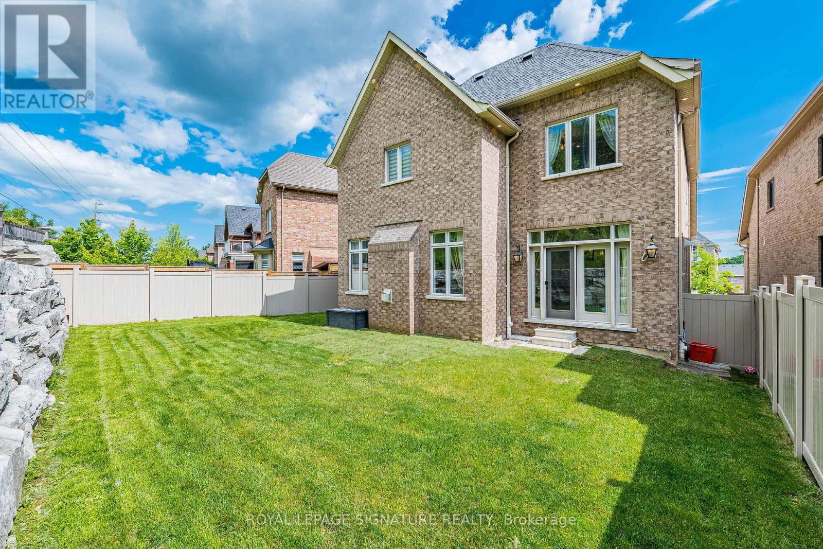 24 FOXTAIL COURT - 45