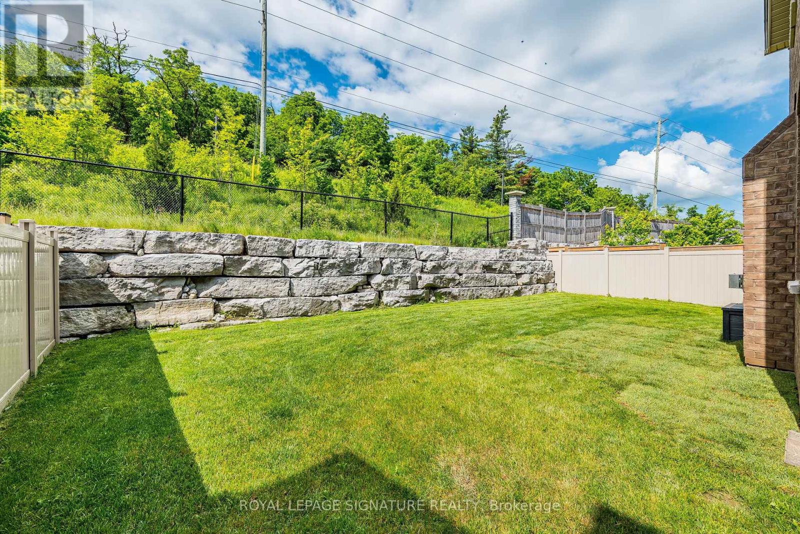 24 FOXTAIL COURT - 46