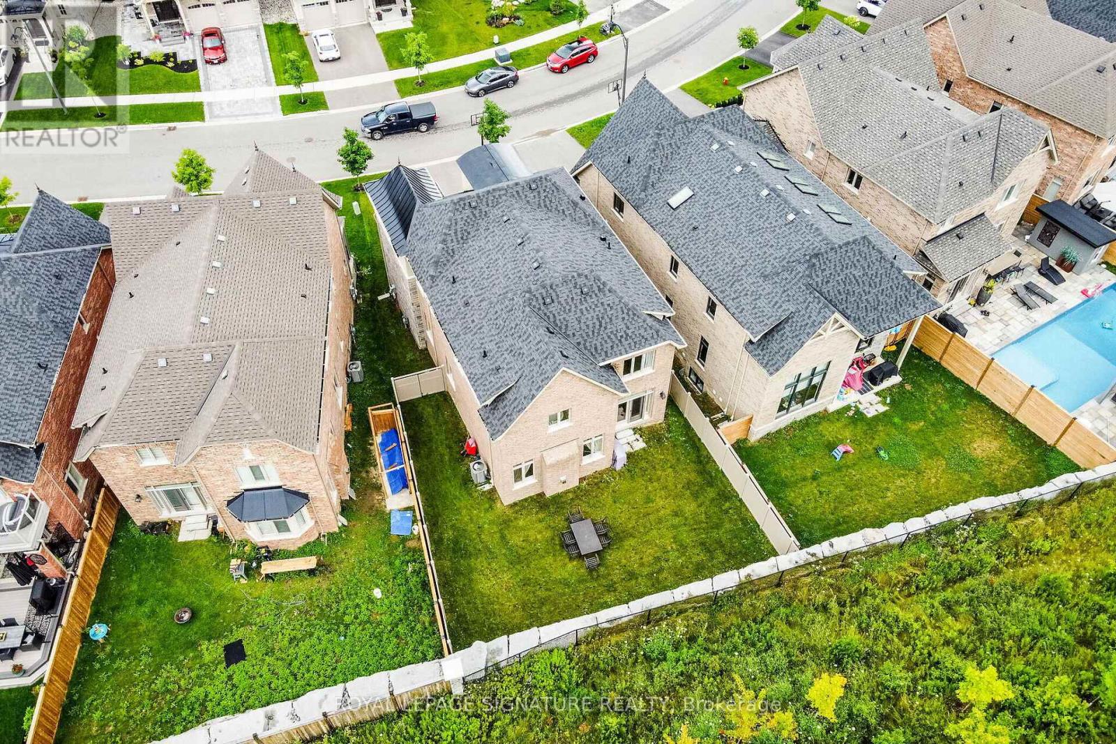 24 FOXTAIL COURT - 48
