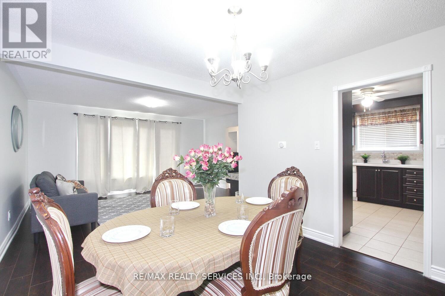 185 EARNSCLIFFE CIRCLE - 11
