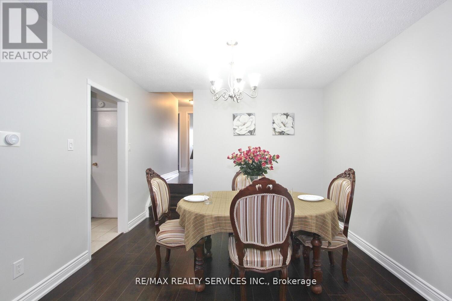 185 EARNSCLIFFE CIRCLE - 12