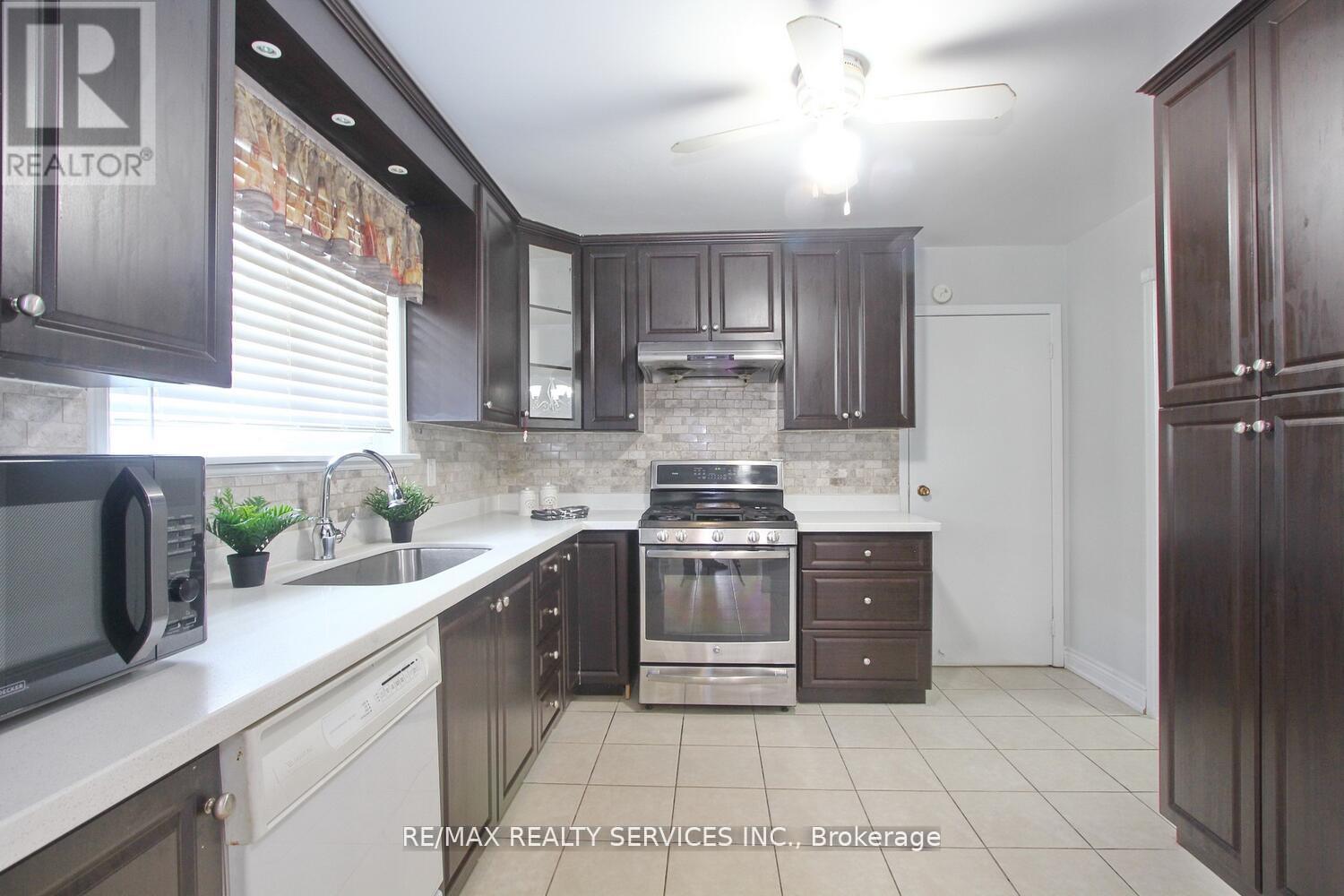 185 EARNSCLIFFE CIRCLE - 15