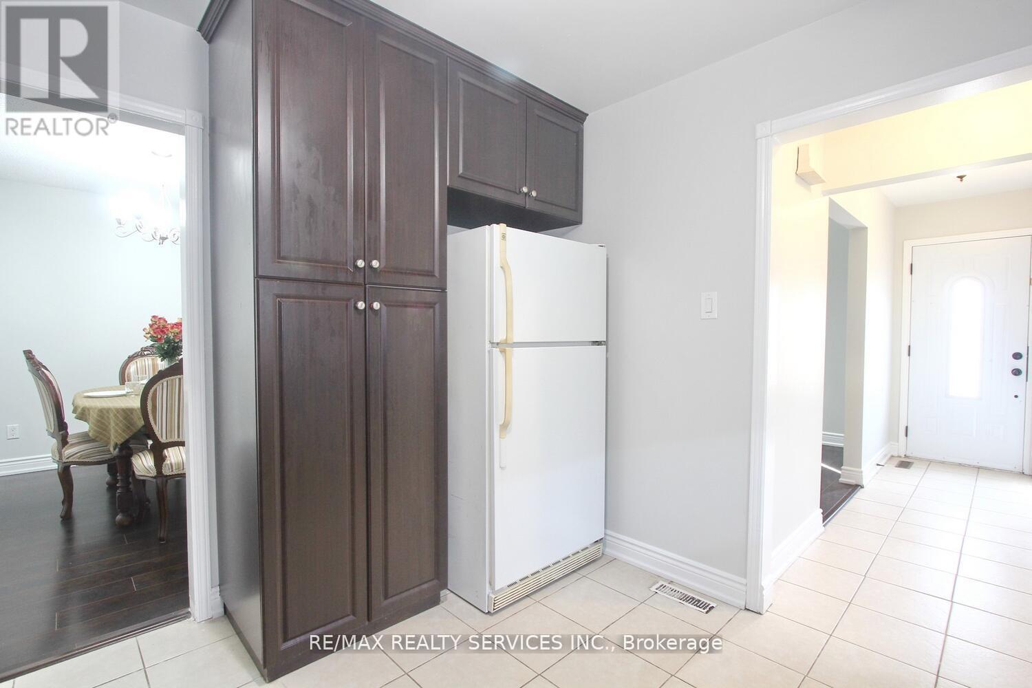 185 EARNSCLIFFE CIRCLE - 19