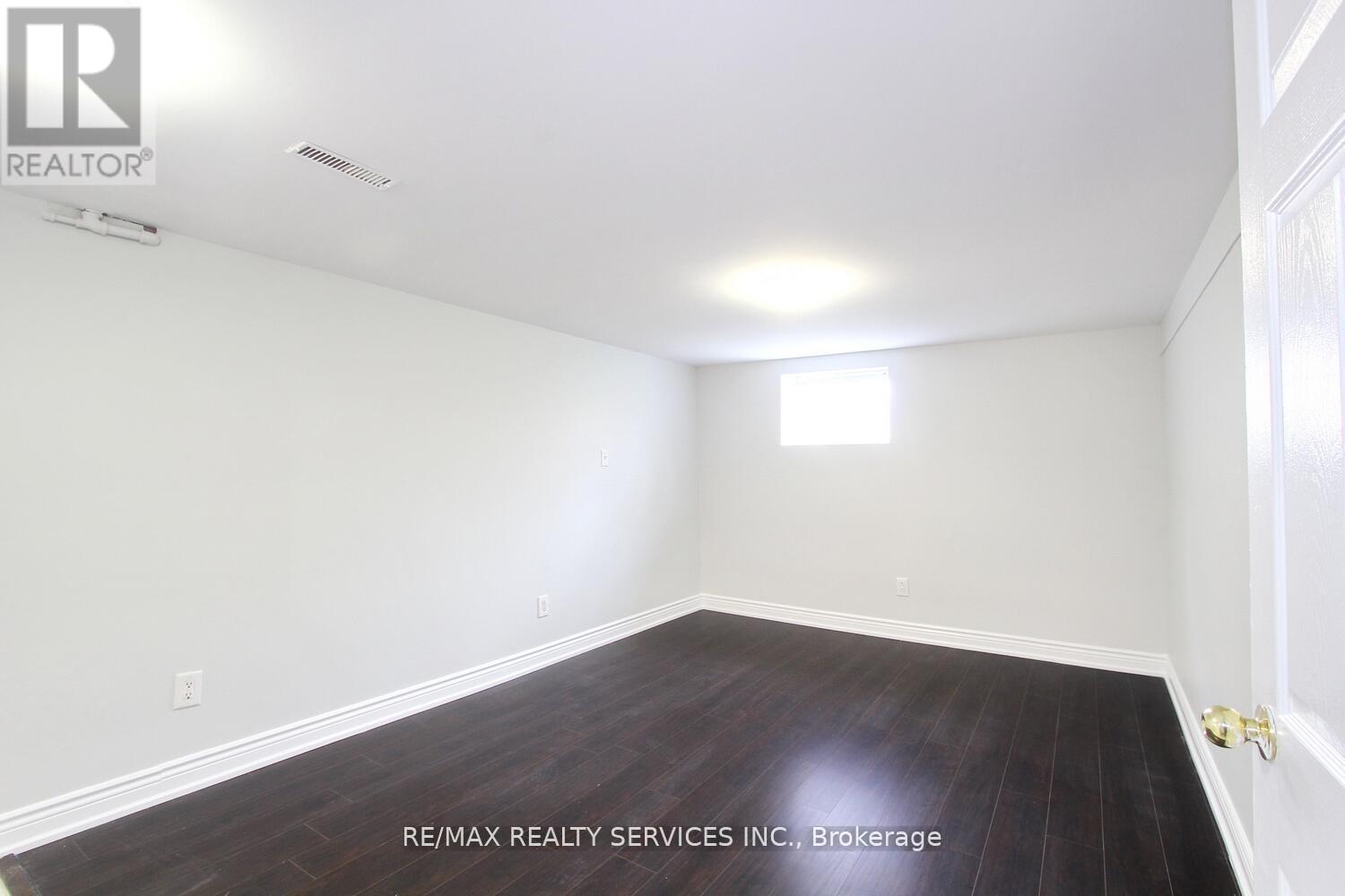 185 EARNSCLIFFE CIRCLE - 22