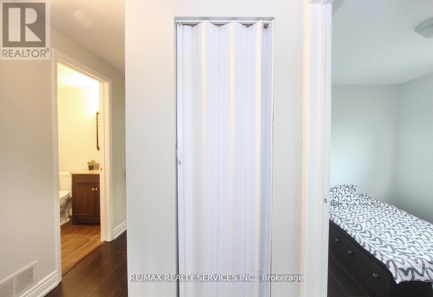 185 EARNSCLIFFE CIRCLE - 24