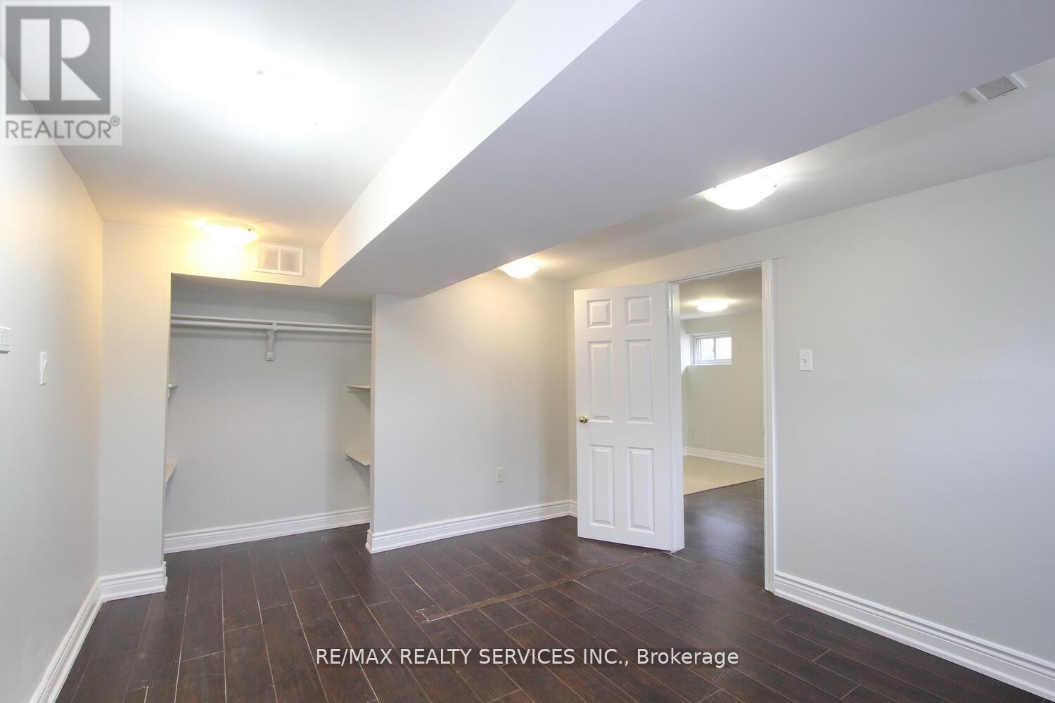 185 EARNSCLIFFE CIRCLE - 32