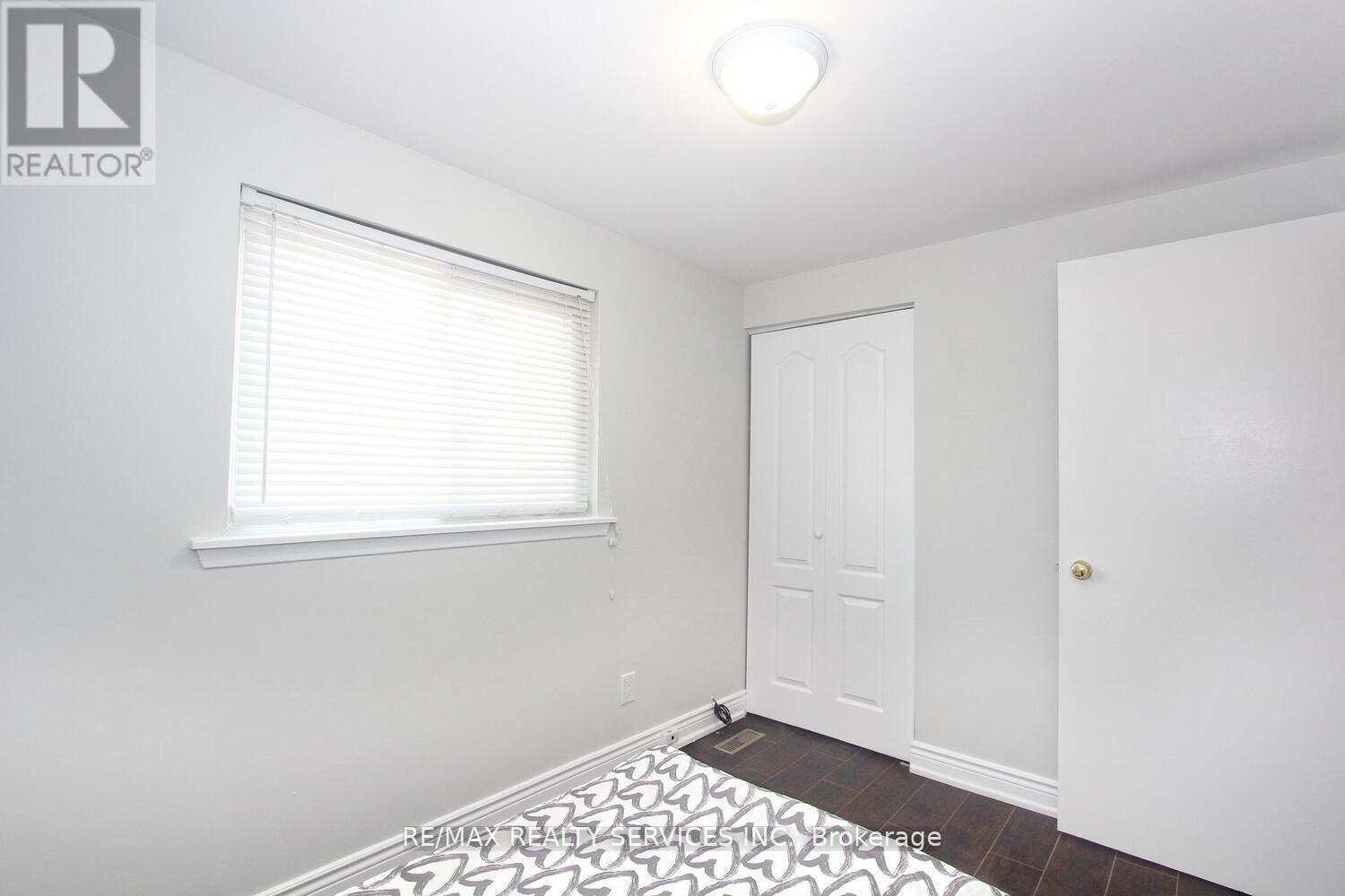 185 EARNSCLIFFE CIRCLE - 38
