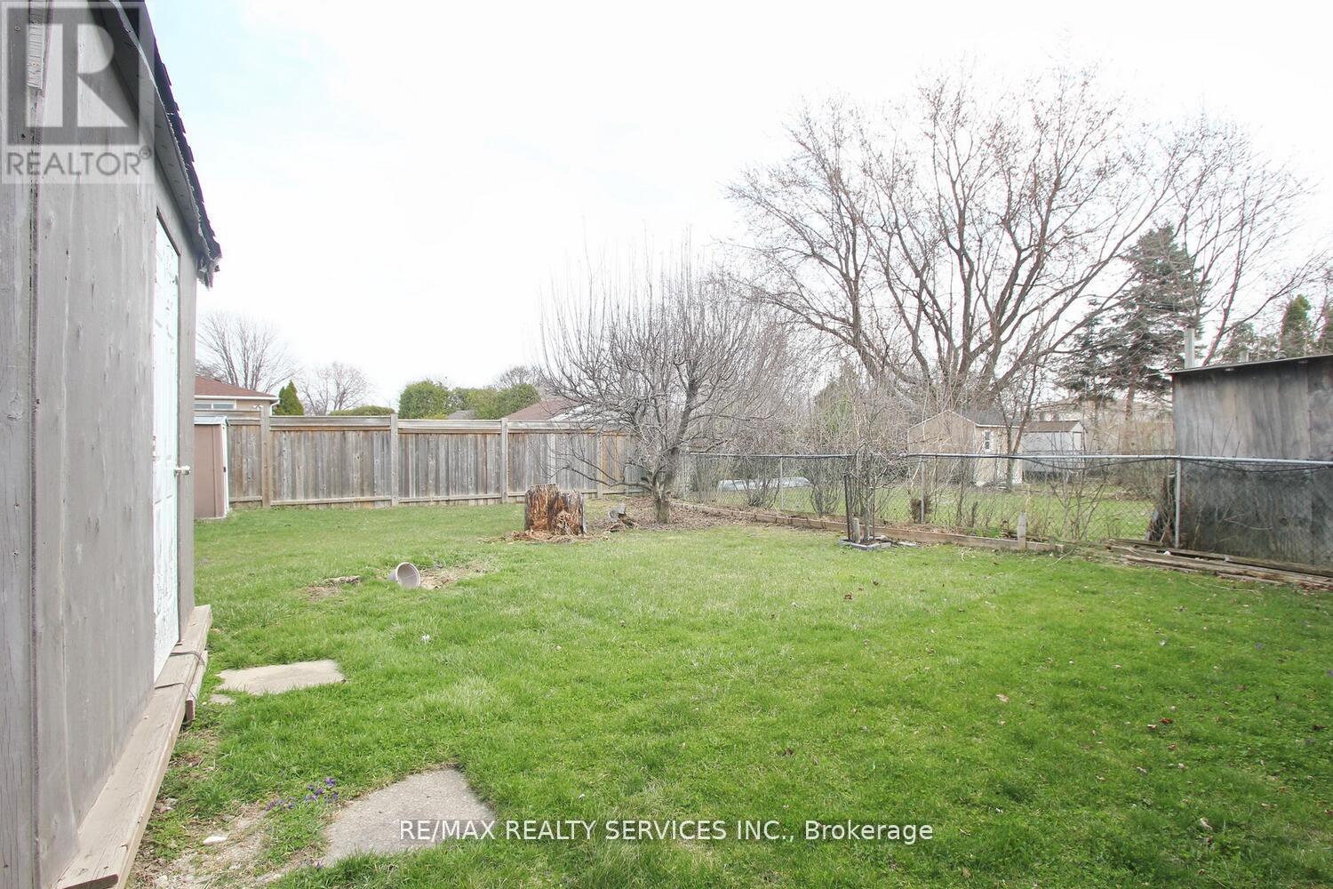 185 EARNSCLIFFE CIRCLE - 45