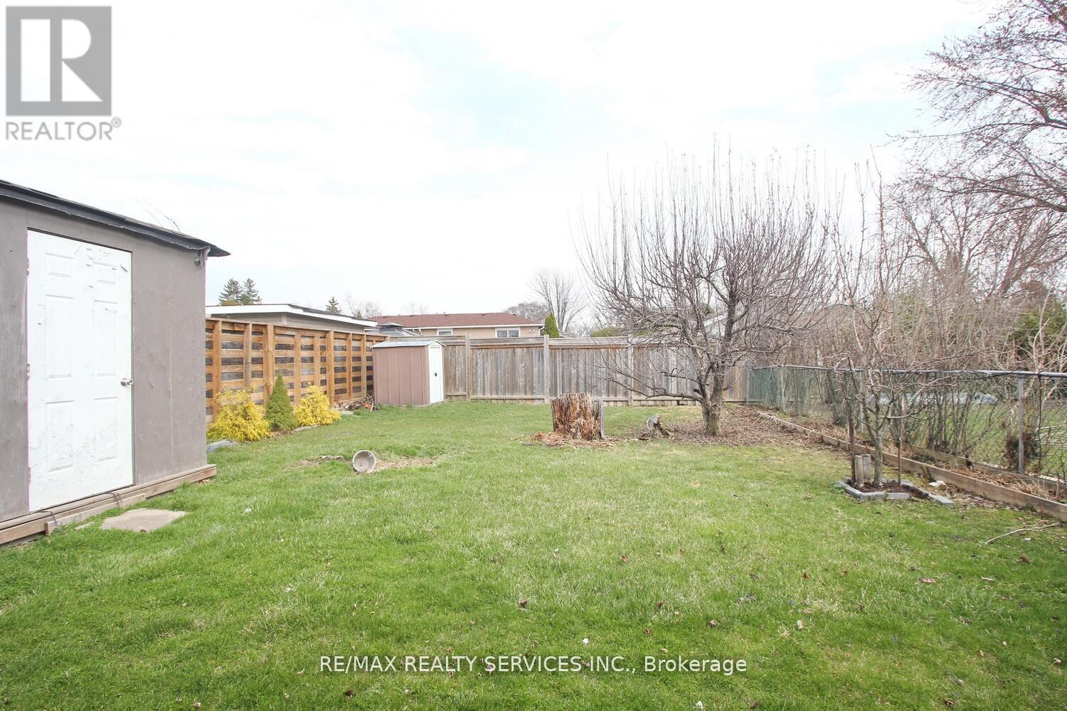 185 EARNSCLIFFE CIRCLE - 48