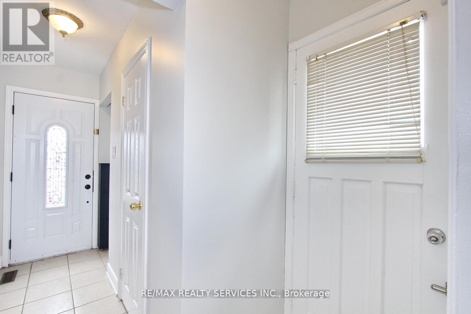 185 EARNSCLIFFE CIRCLE - 5
