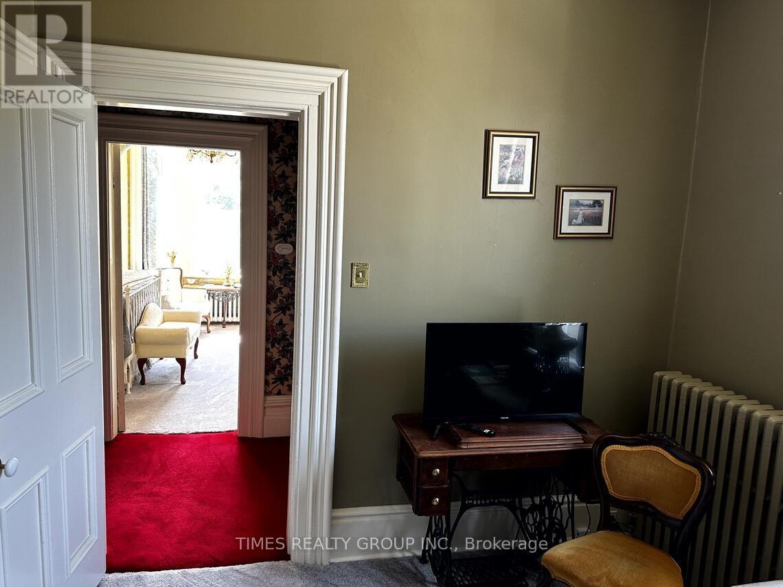 220 HIBERNIA STREET - 21