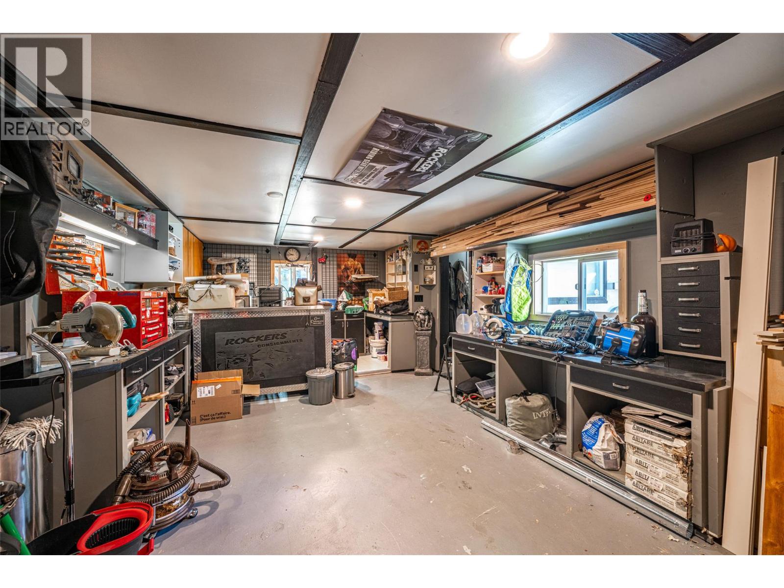 2885 Phillips Street - 28