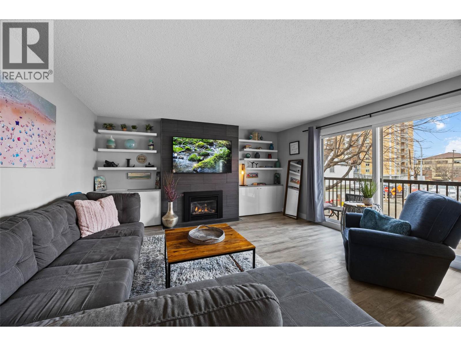 #102 411 NICOLA Street - 2