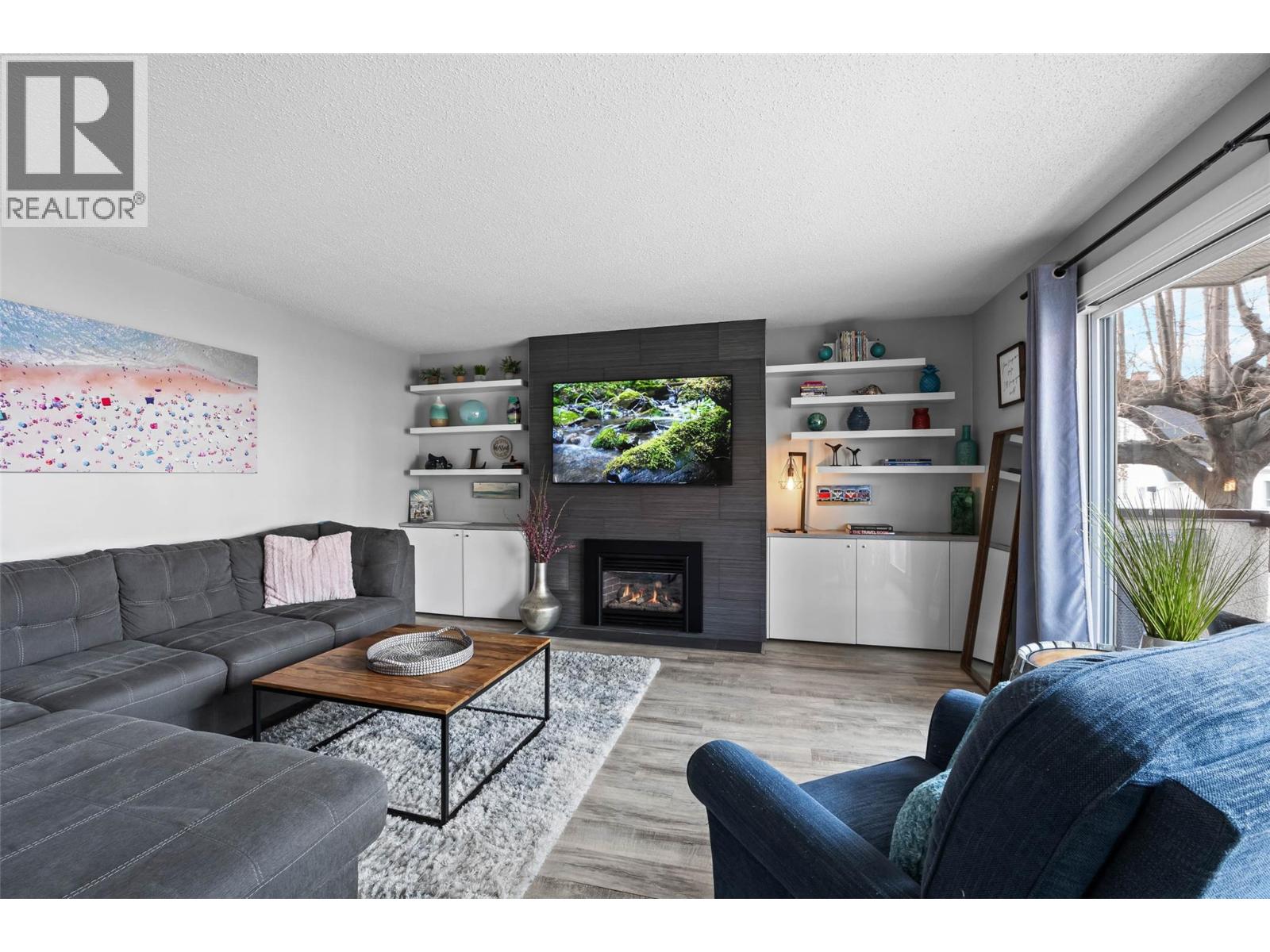 #102 411 NICOLA Street - 3