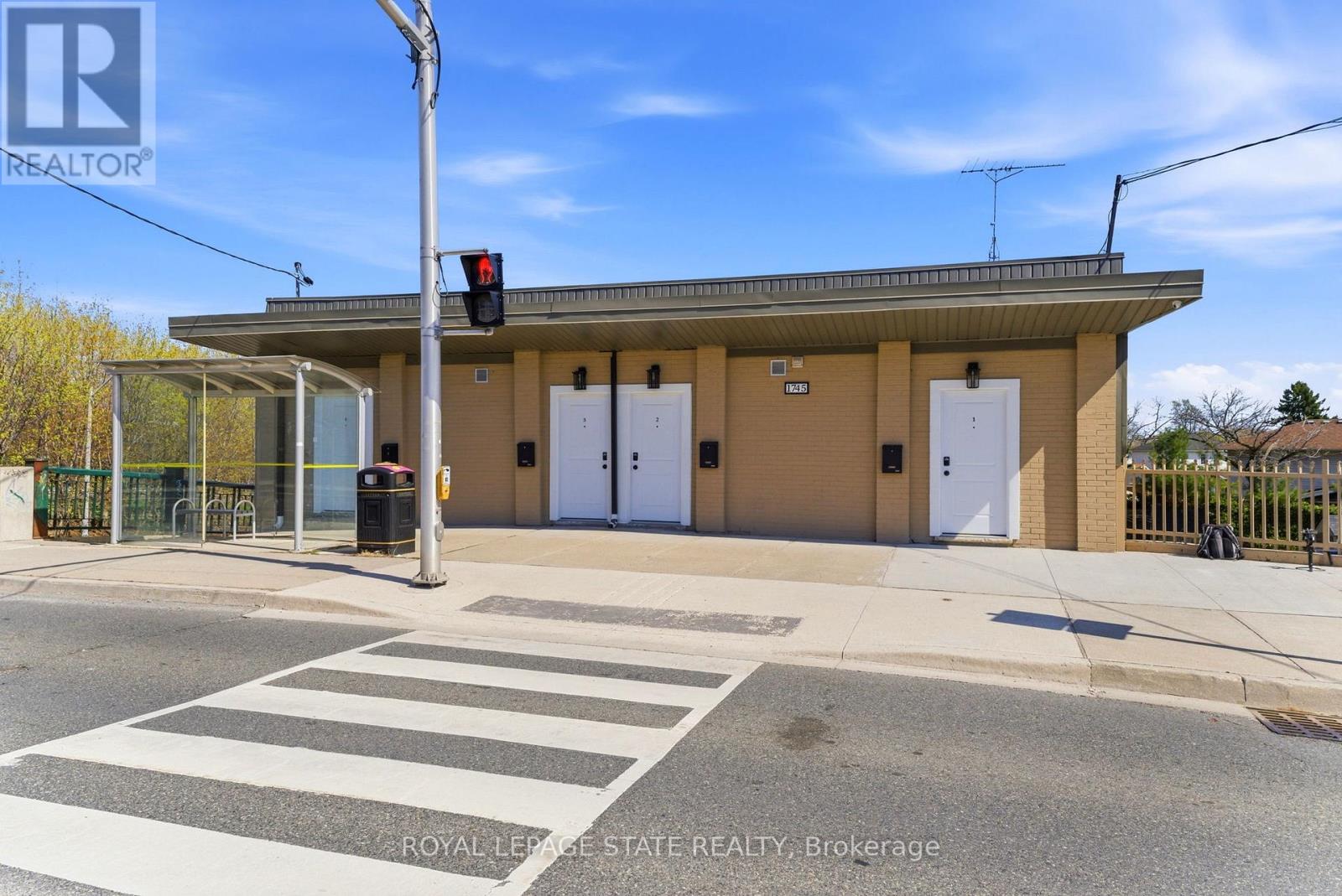 1745 KING STREET E - 12