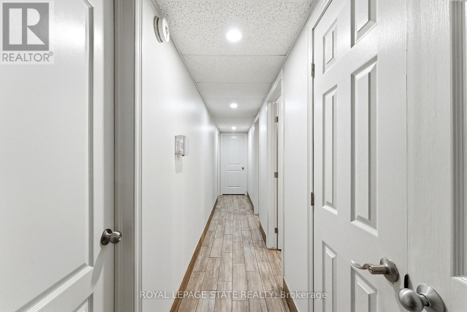 1745 KING STREET E - 14