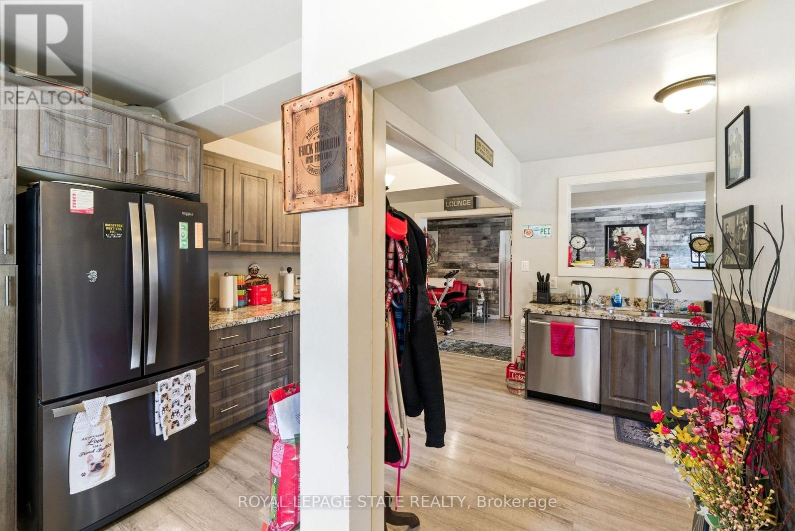 1745 KING STREET E - 20
