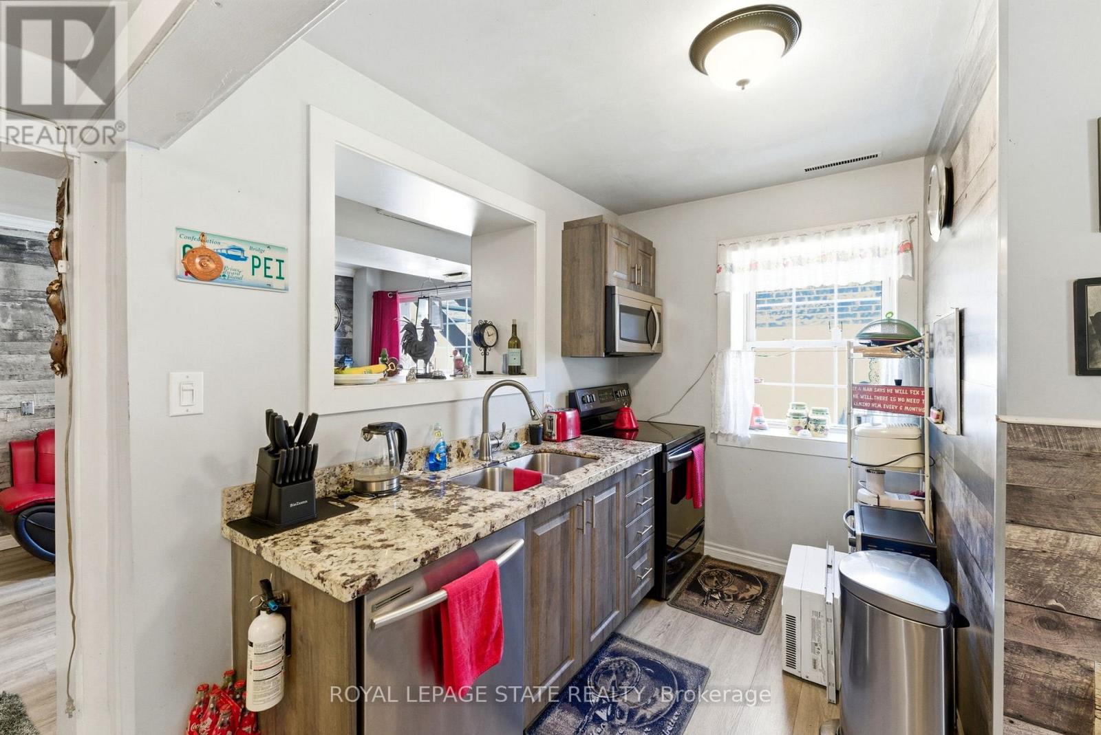1745 KING STREET E - 21
