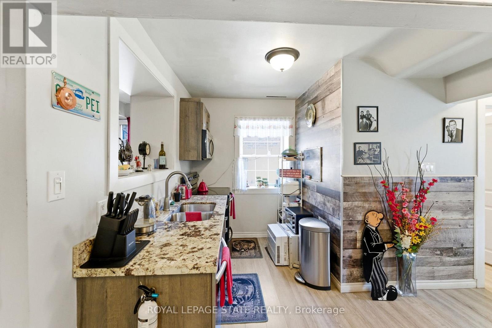1745 KING STREET E - 24
