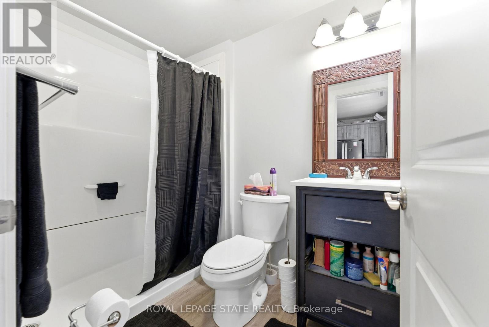 1745 KING STREET E - 34