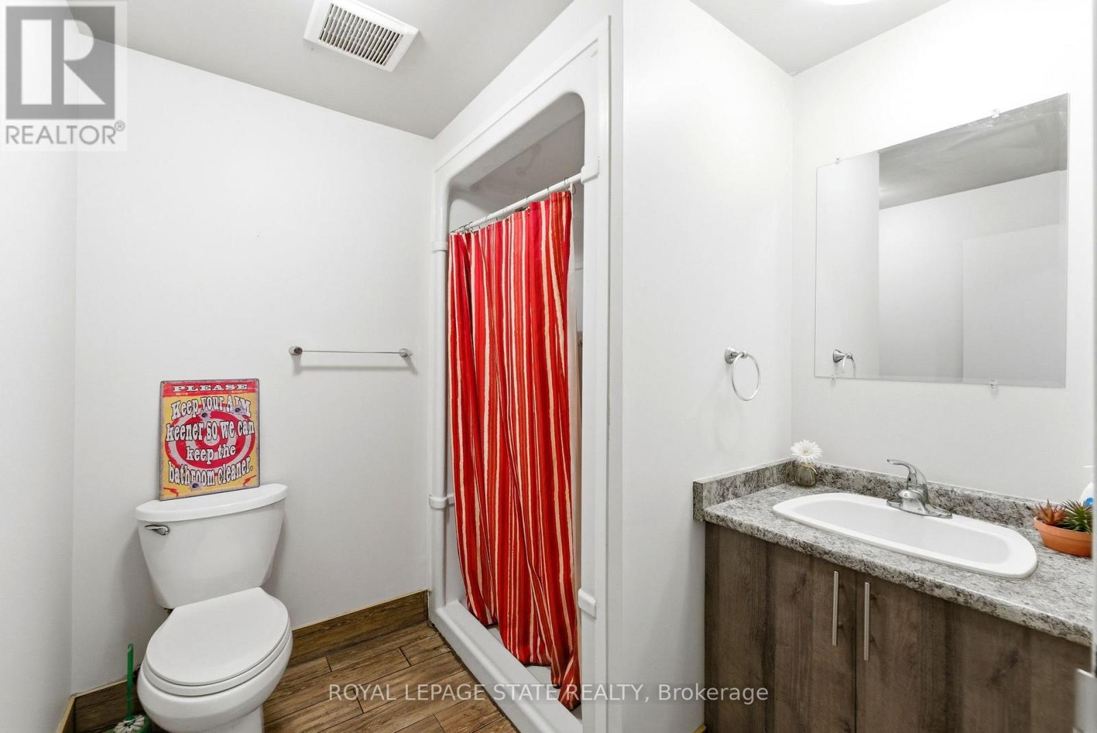 1745 KING STREET E - 35