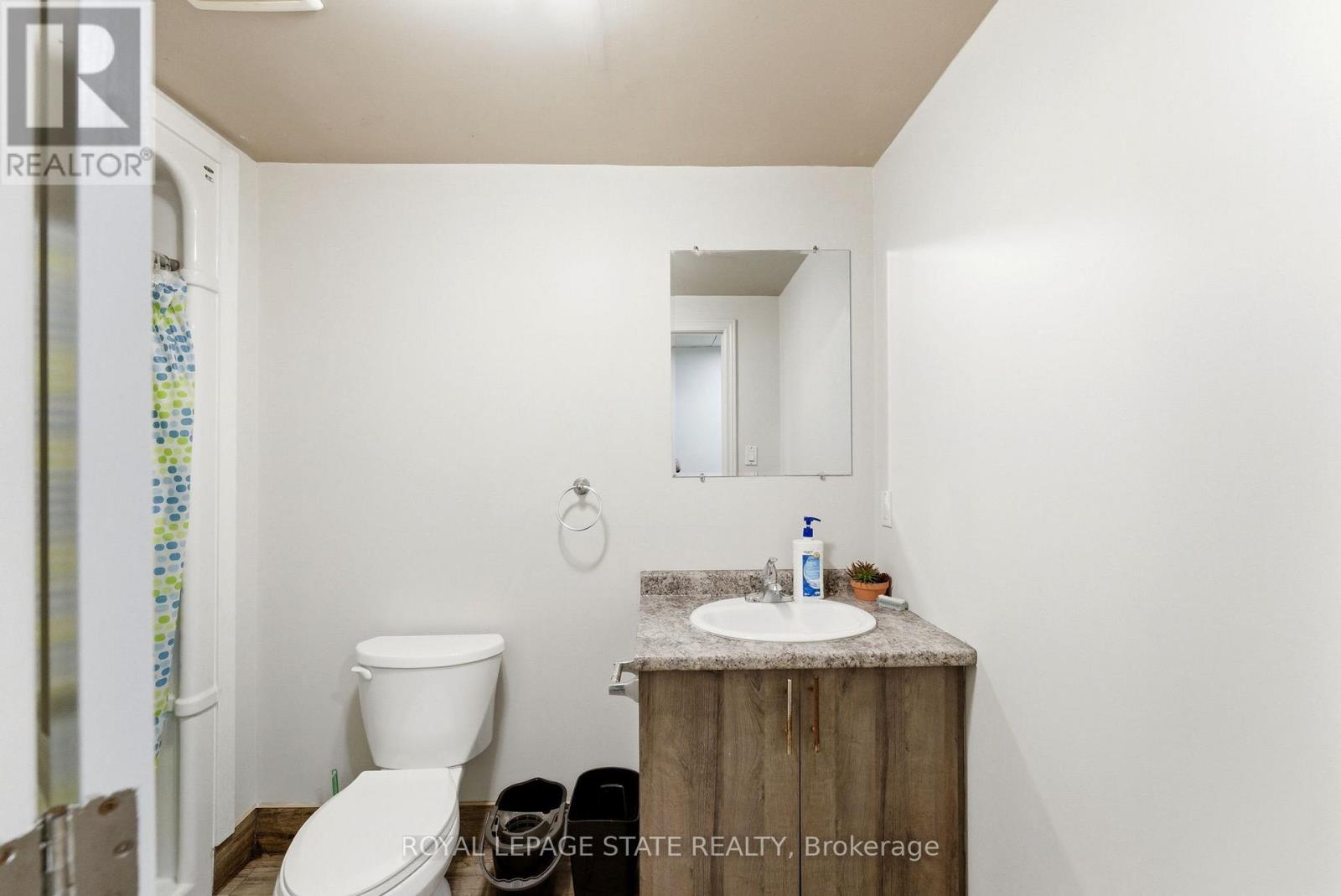 1745 KING STREET E - 38