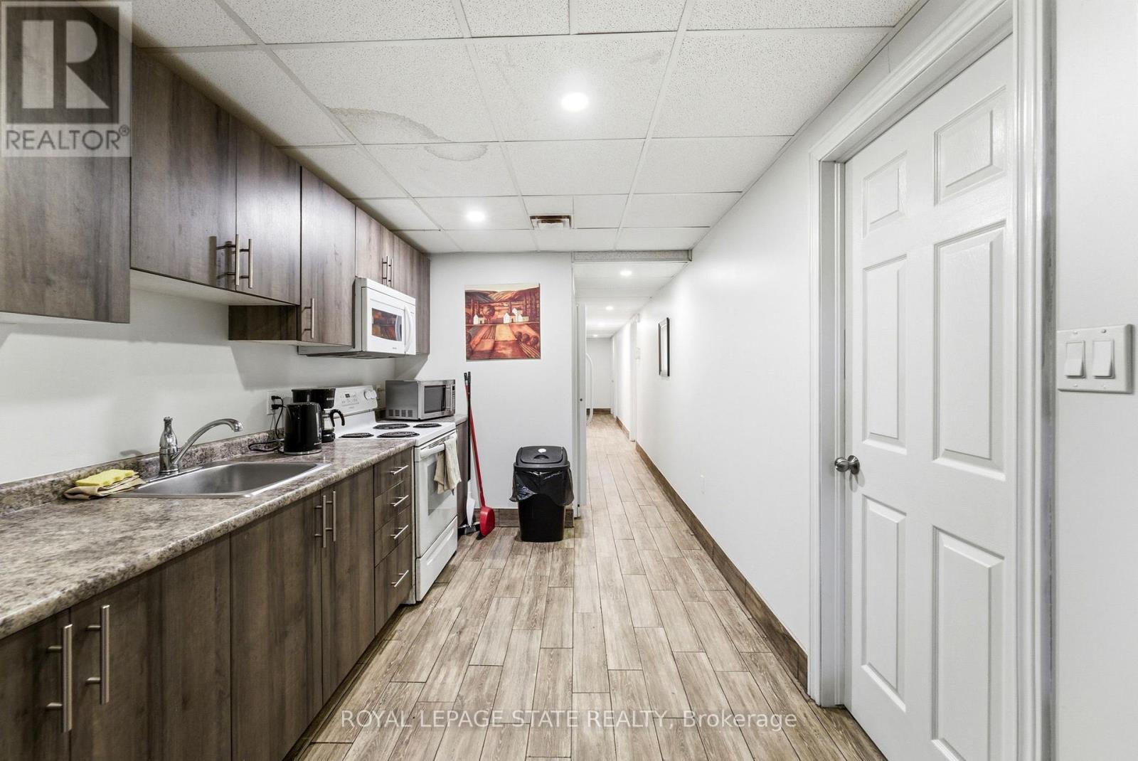 1745 KING STREET E - 41