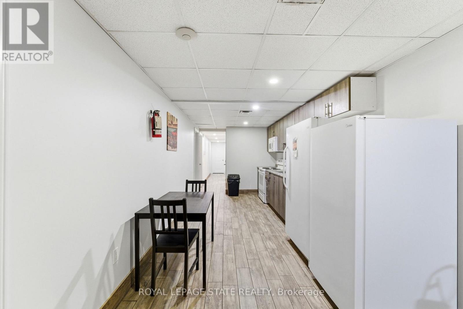 1745 KING STREET E - 42
