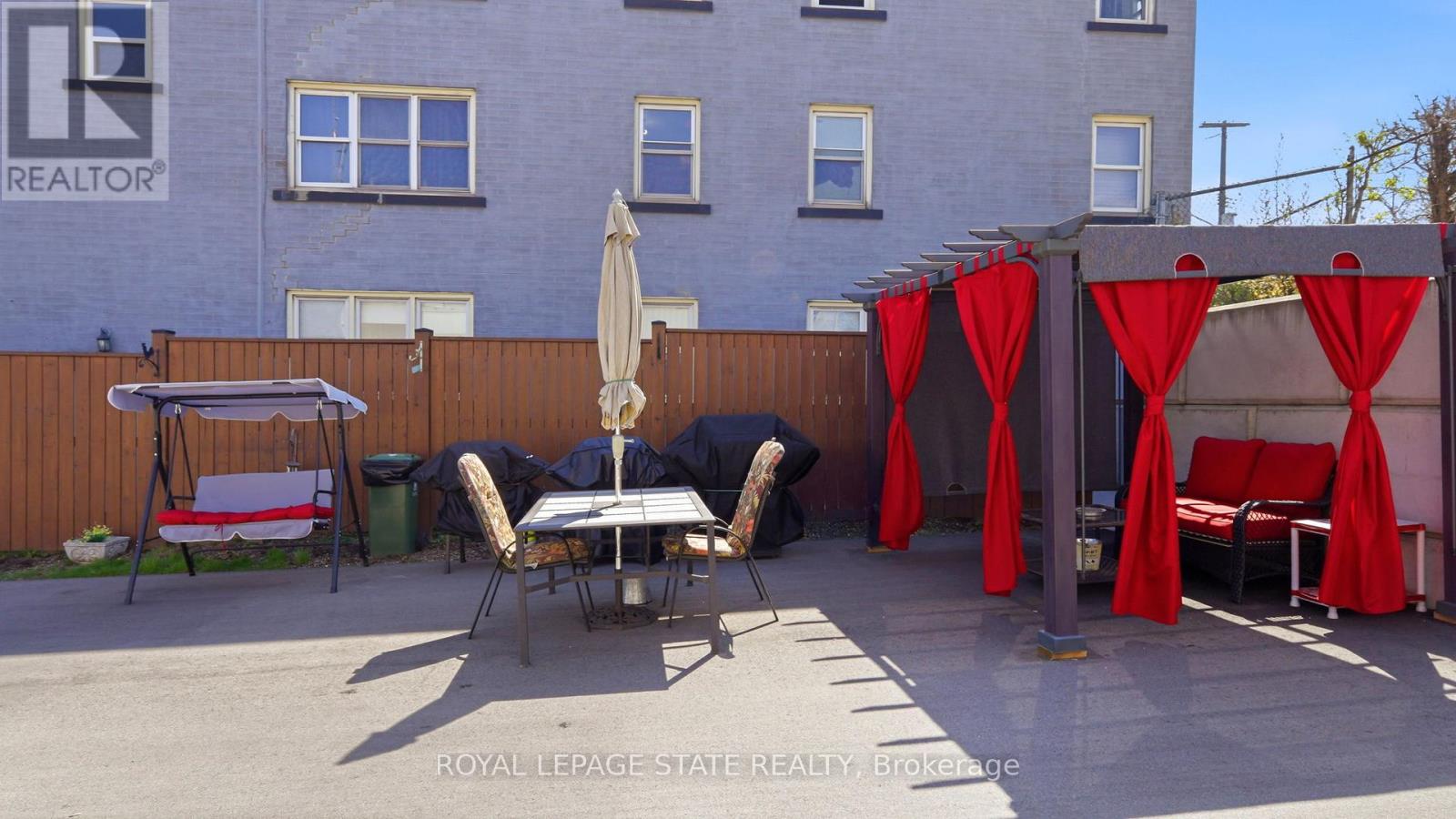 1745 KING STREET E - 48
