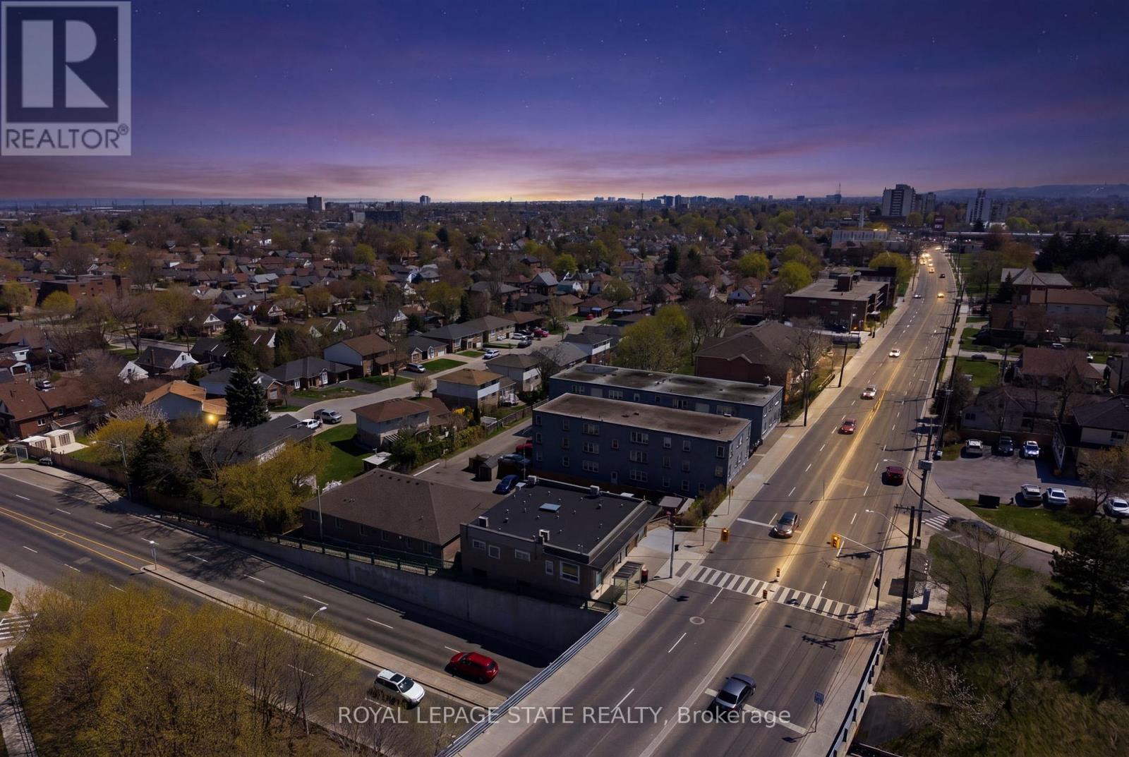 1745 KING STREET E - 5