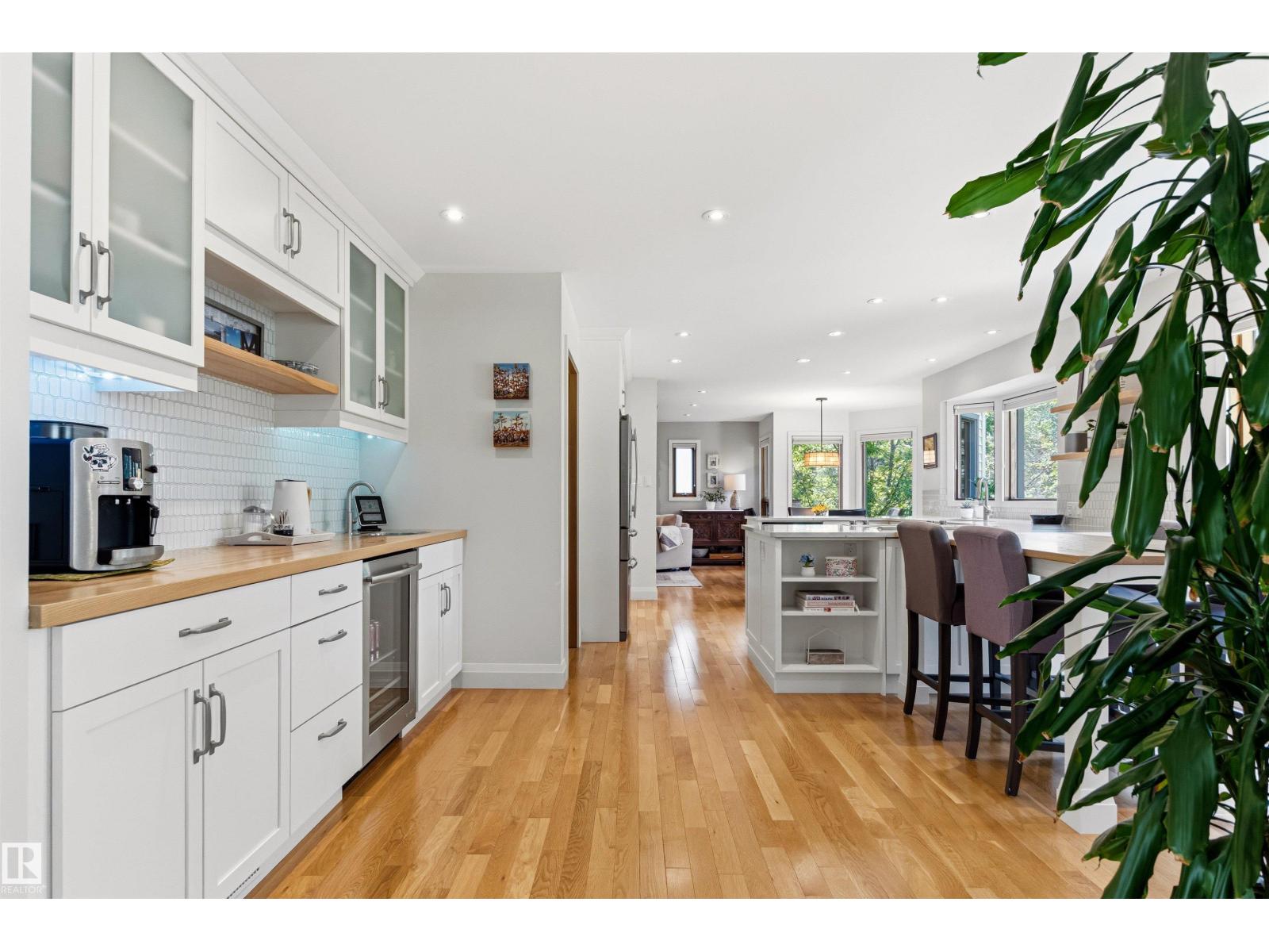 624 BUTCHART WD NW — photo 12