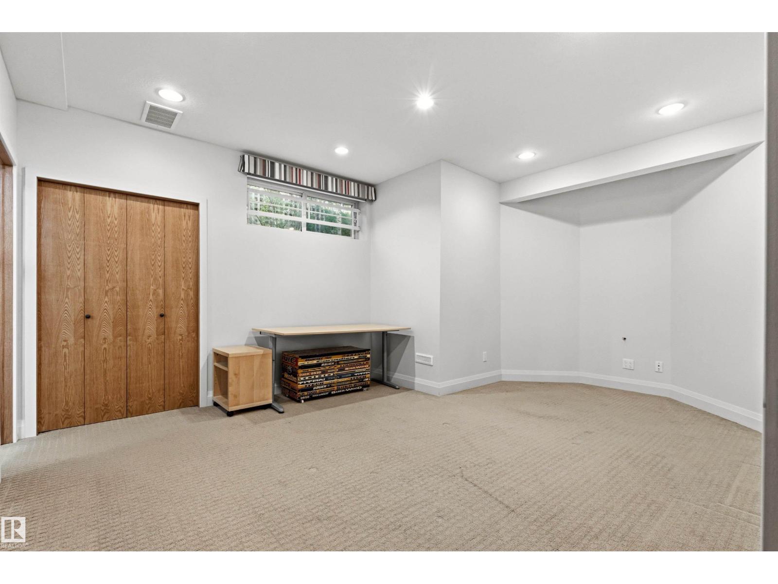 624 BUTCHART WD NW — photo 45