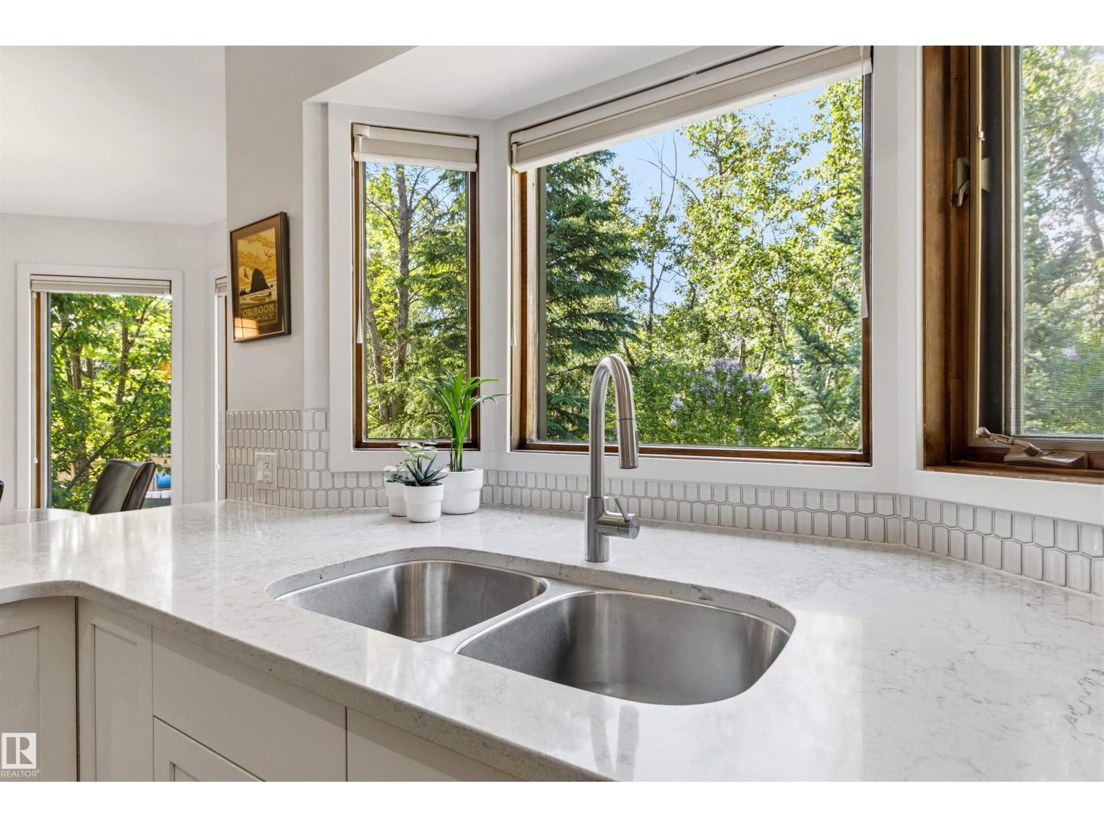 624 BUTCHART WD NW — photo 17