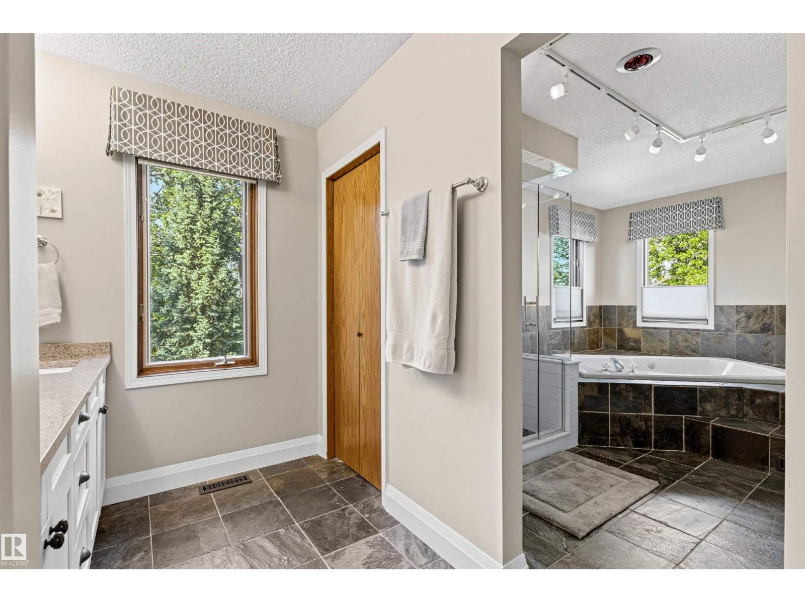624 BUTCHART WD NW — photo 32