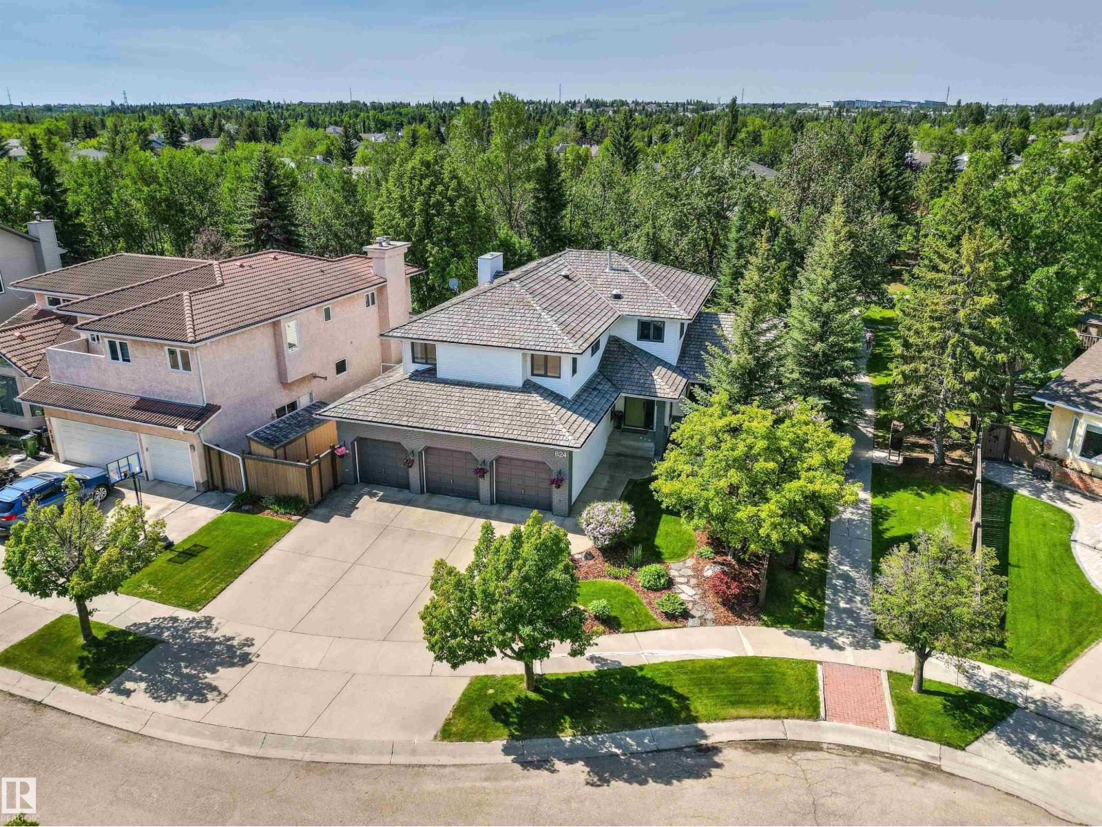 624 BUTCHART WD NW - photo 2