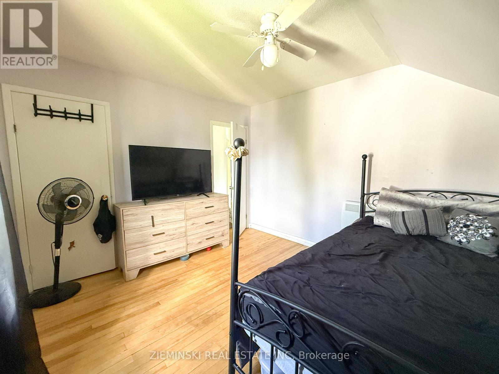 143 ESSEX AVENUE - 14