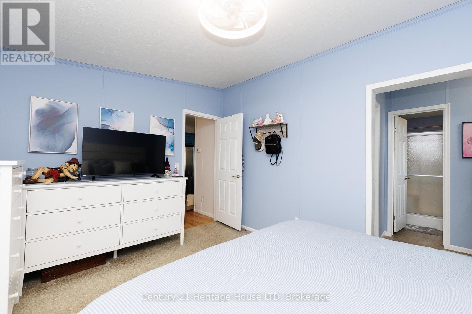 #268 3033 TOWNLINE ROAD - 17