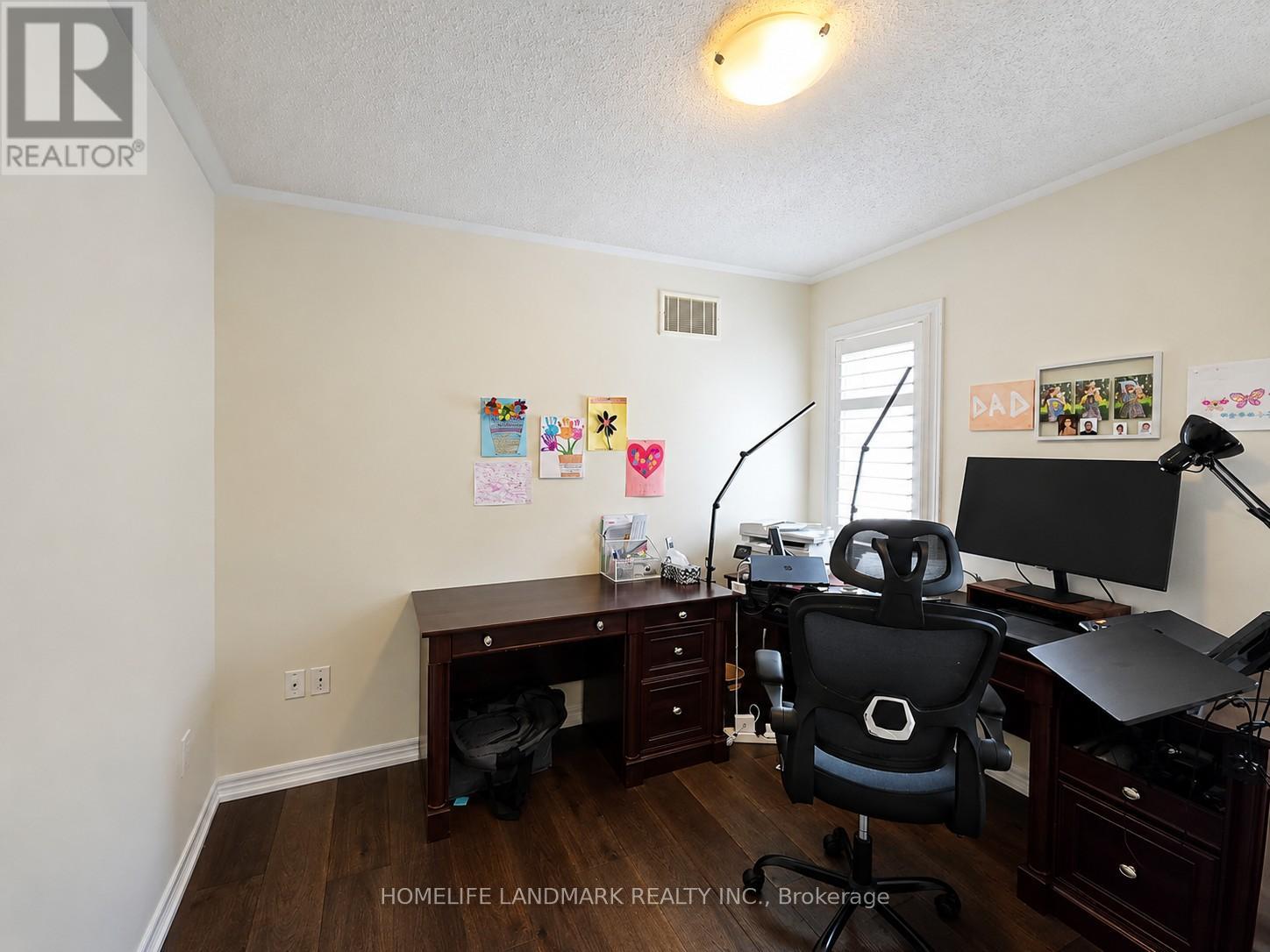 41 MANSARD DRIVE - 25
