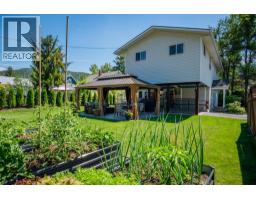 2007 Valleyview Drive, Trail, BC V1R3B3 Photo 41