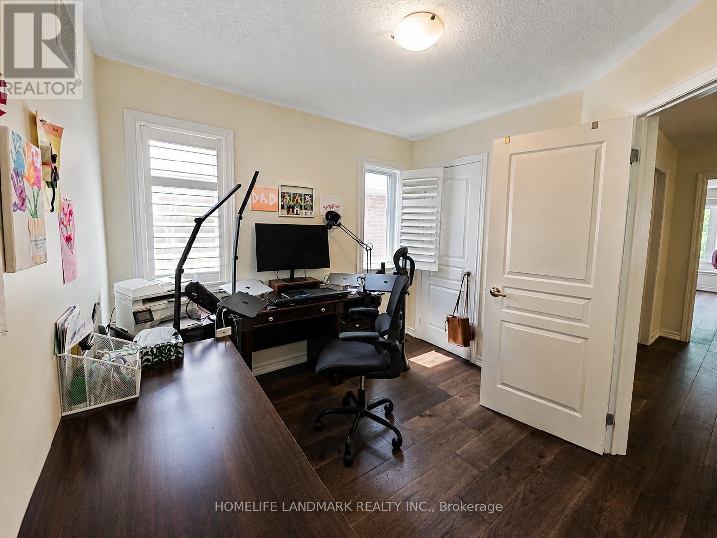 41 MANSARD DRIVE - 26