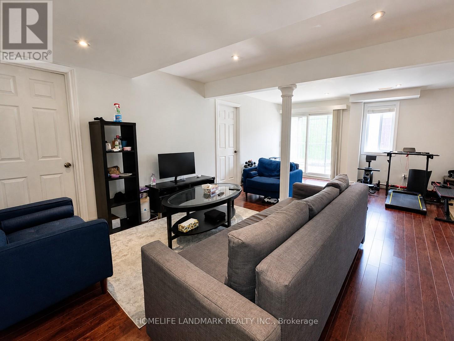 41 MANSARD DRIVE - 32