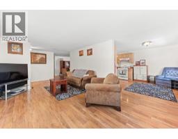 Kitchen - 858 301st Street, Marysville, BC V1A3J9 Photo 9