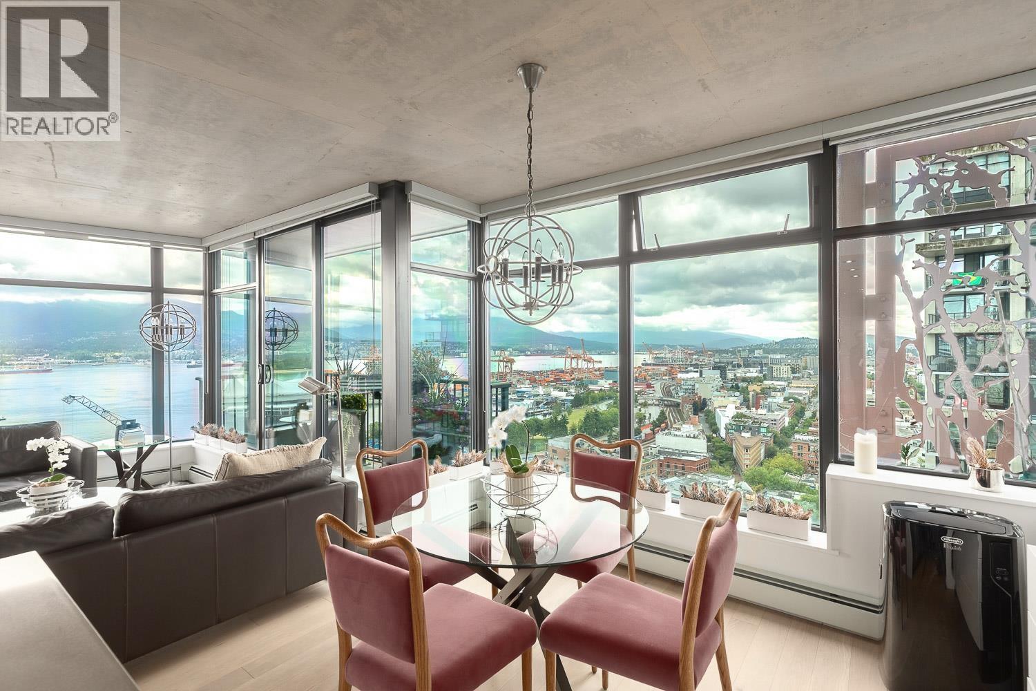 2 Bed, 2 Bath House for Sale in Vancouver – 2903 128 W CORDOVA STREET, Vancouver – MLS# R3137523 - Image 10