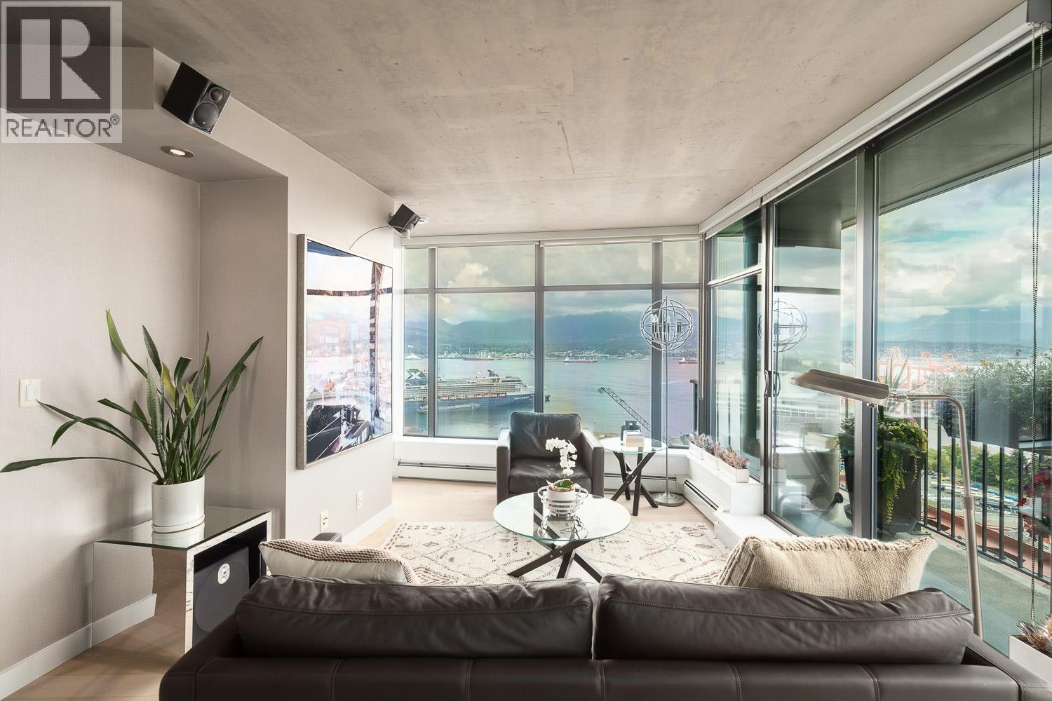 2 Bed, 2 Bath House for Sale in Vancouver – 2903 128 W CORDOVA STREET, Vancouver – MLS# R3137523 - Image 8