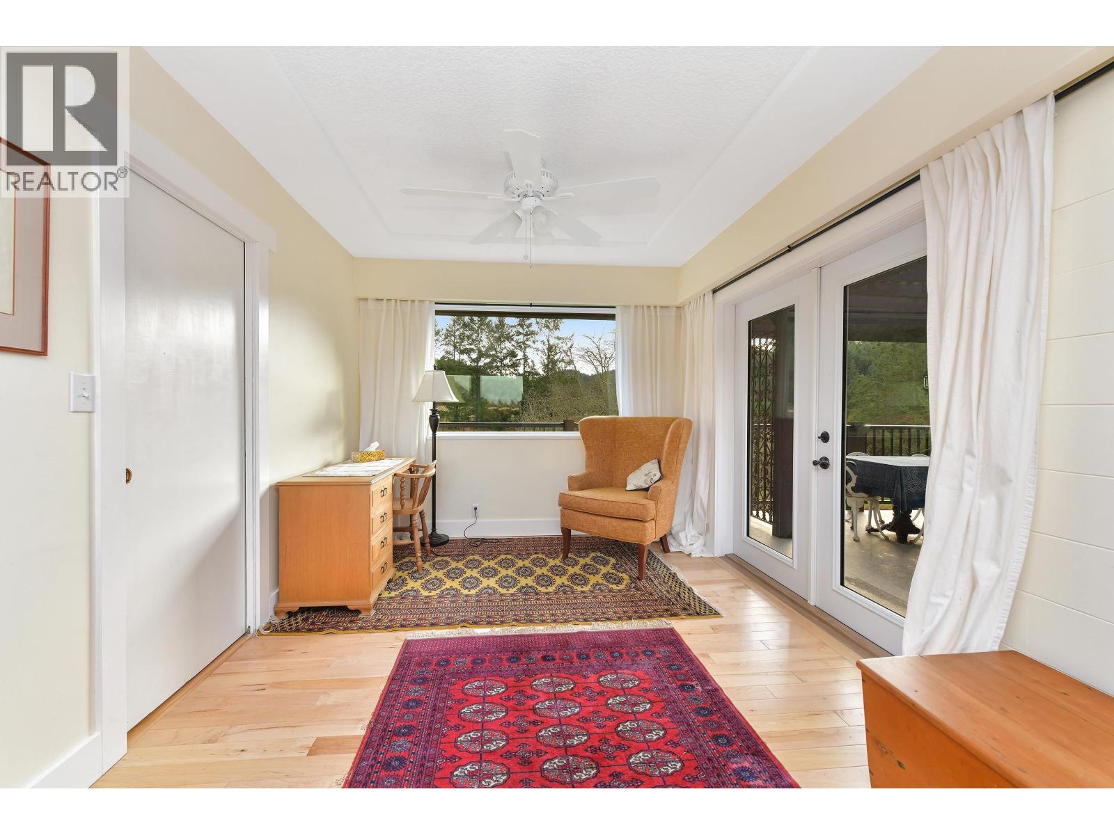 300 WOOD DALE DRIVE, Mayne Island