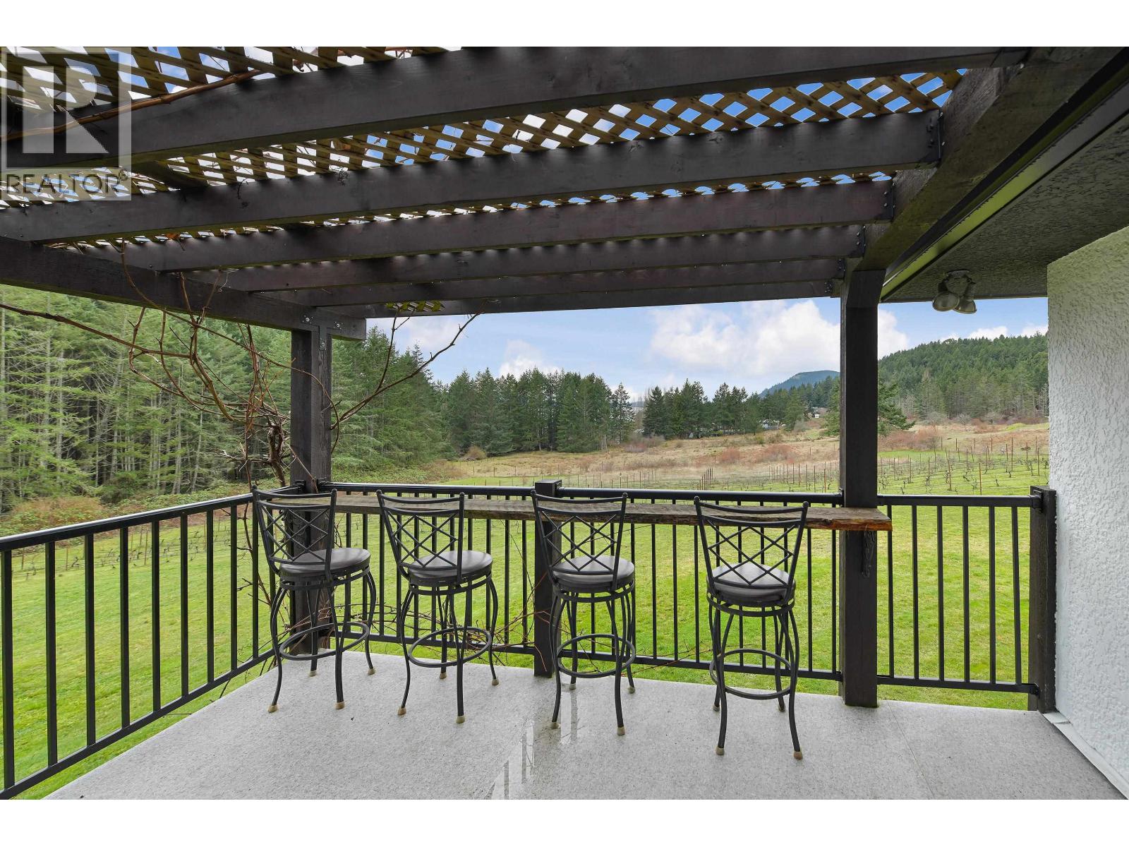 300 WOOD DALE DRIVE, Mayne Island