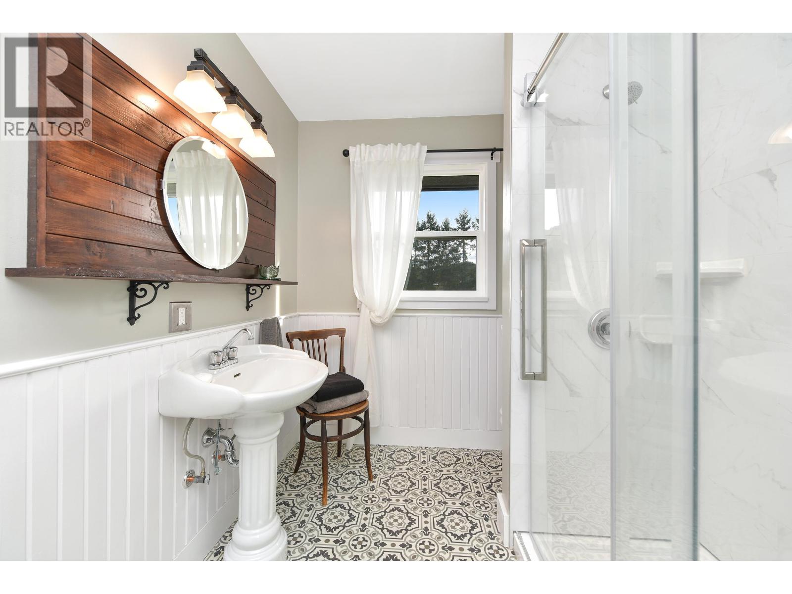 300 WOOD DALE DRIVE, Mayne Island